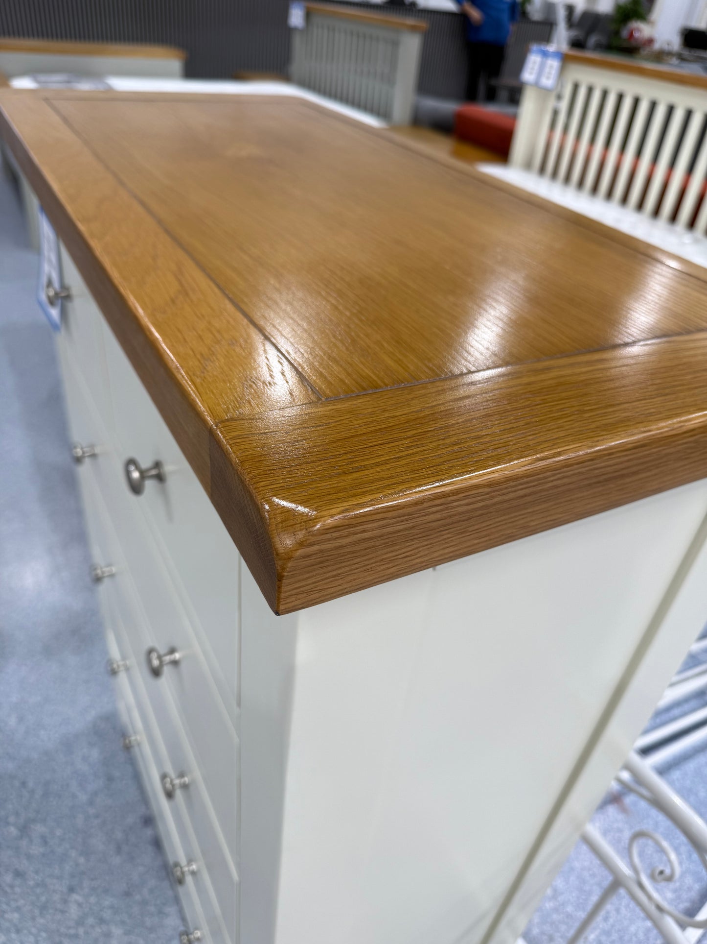 Chatsworth 2 Over 4 Chest WHITE