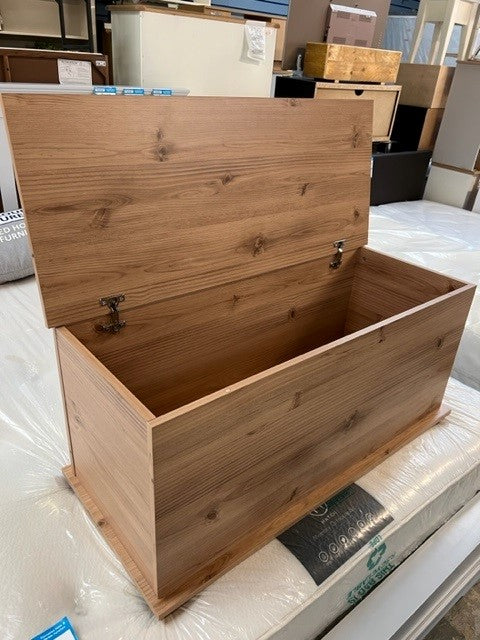 Aspen Pine Wooden Ottoman Box