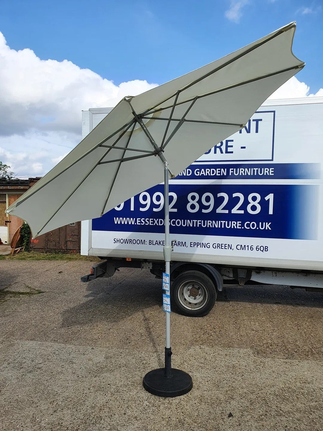 2.7m Cream Crank and Tilt Parasol