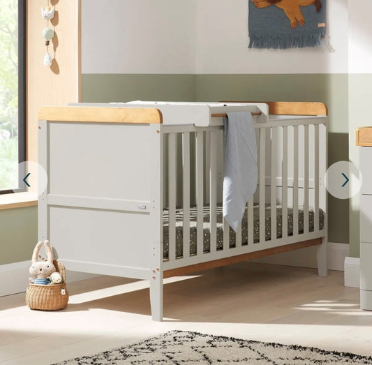 Rio Grey And Oak Cot Bed With Changer